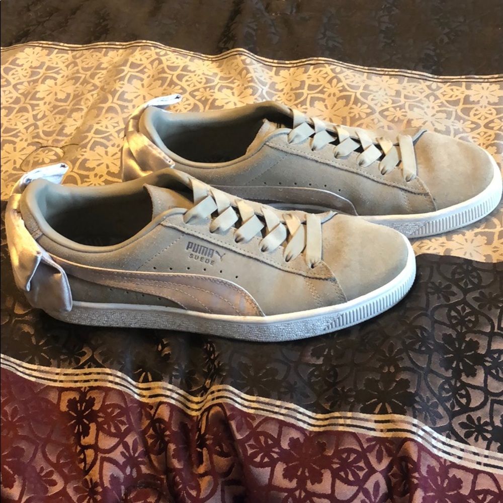 PUMA Suede Bow Women’s Sneakers